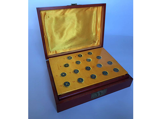 鹤岗古币收藏盒